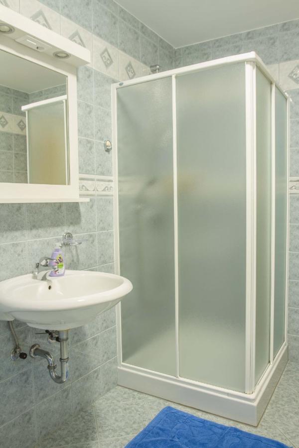 Apartments Pri Marjetki Церкно Екстериор снимка